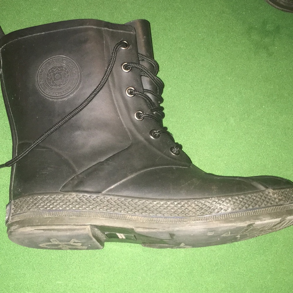 Men Kenneth Cole rain boot very comfy